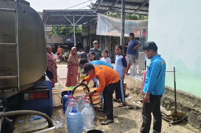 Foto: penyaluran air bersih untuk korban terdampak banjir oleh DPD KNPI Kabupaten Pandeglang/Istimewa